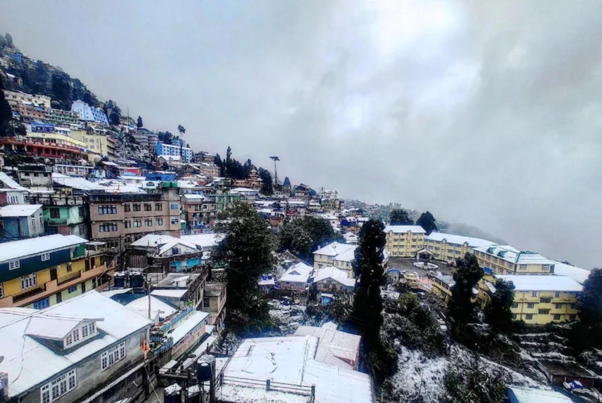 Hotel Pitstop Darjeeling - Excellent Service Recommended & Couple Friendly Bagian luar foto