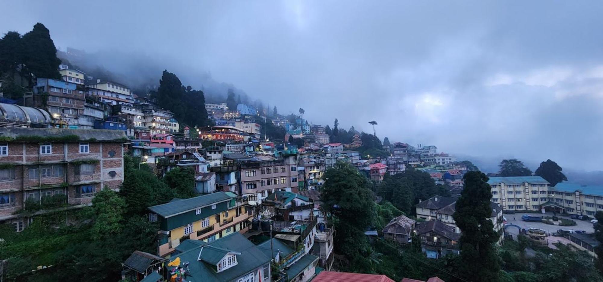 Hotel Pitstop Darjeeling - Excellent Service Recommended & Couple Friendly Bagian luar foto