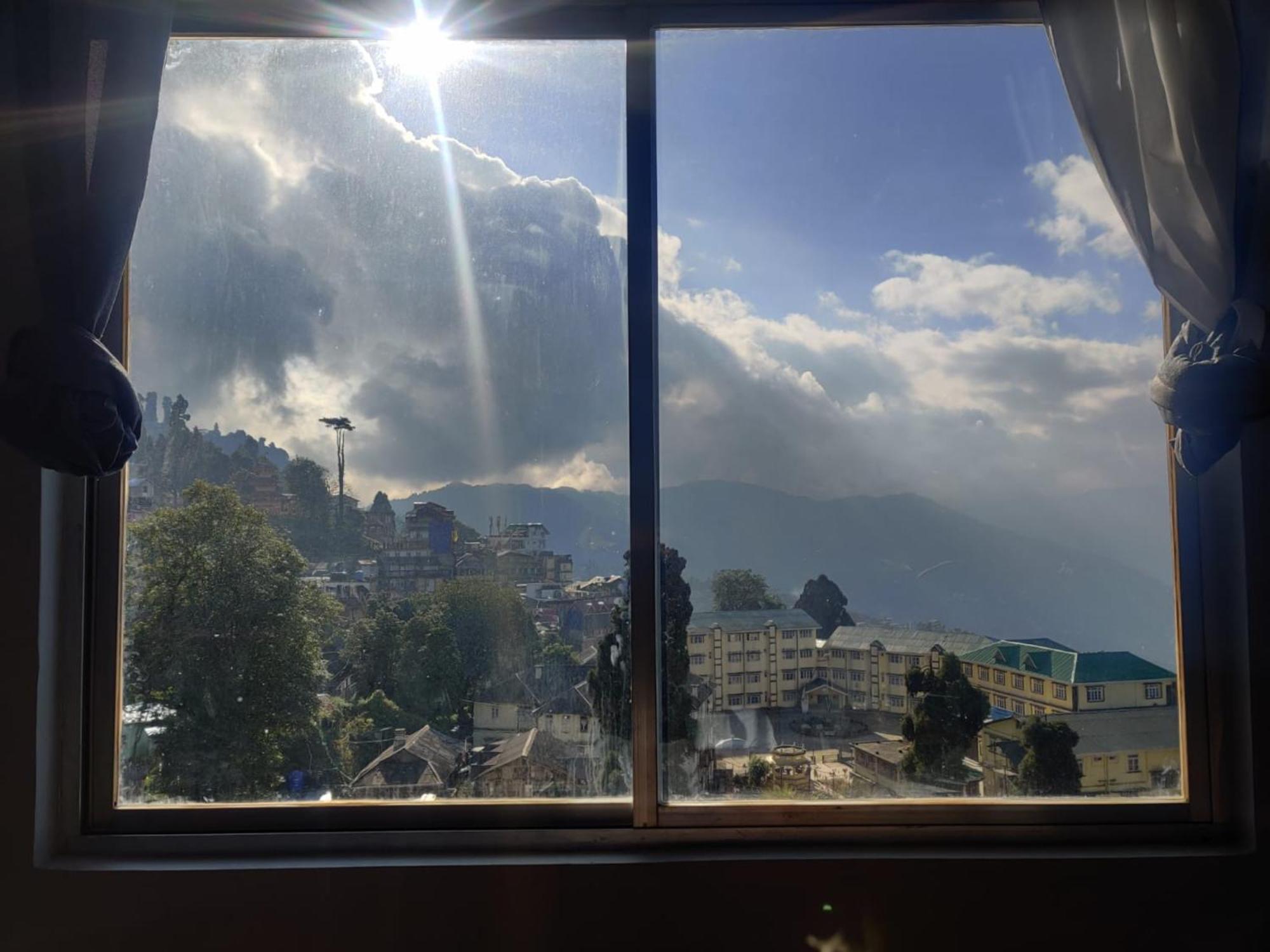 Hotel Pitstop Darjeeling - Excellent Service Recommended & Couple Friendly Bagian luar foto