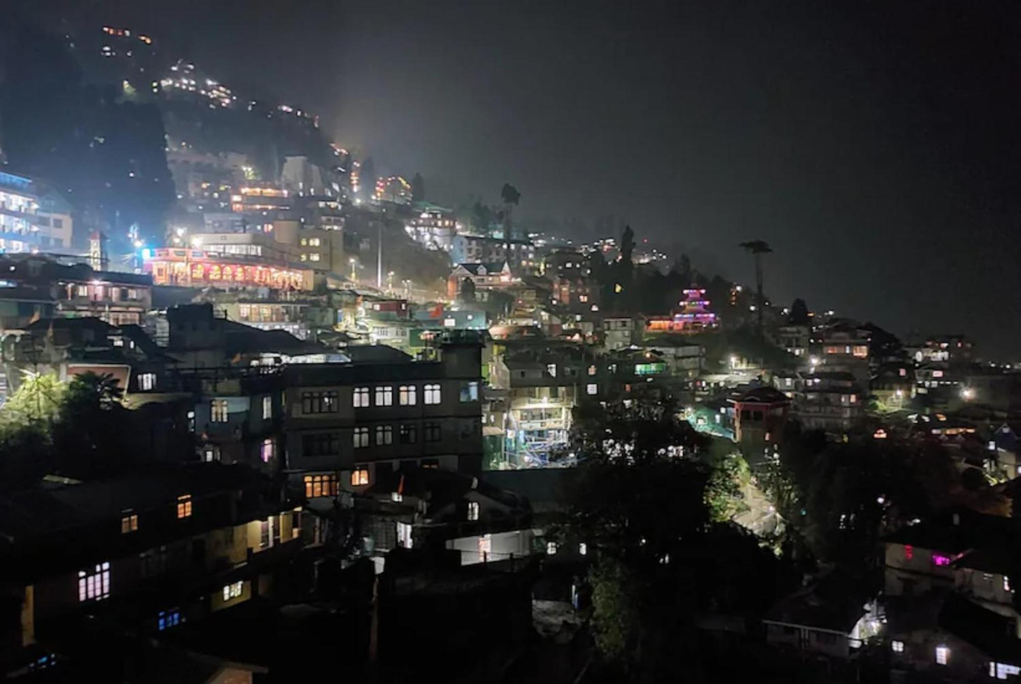 Hotel Pitstop Darjeeling - Excellent Service Recommended & Couple Friendly Bagian luar foto
