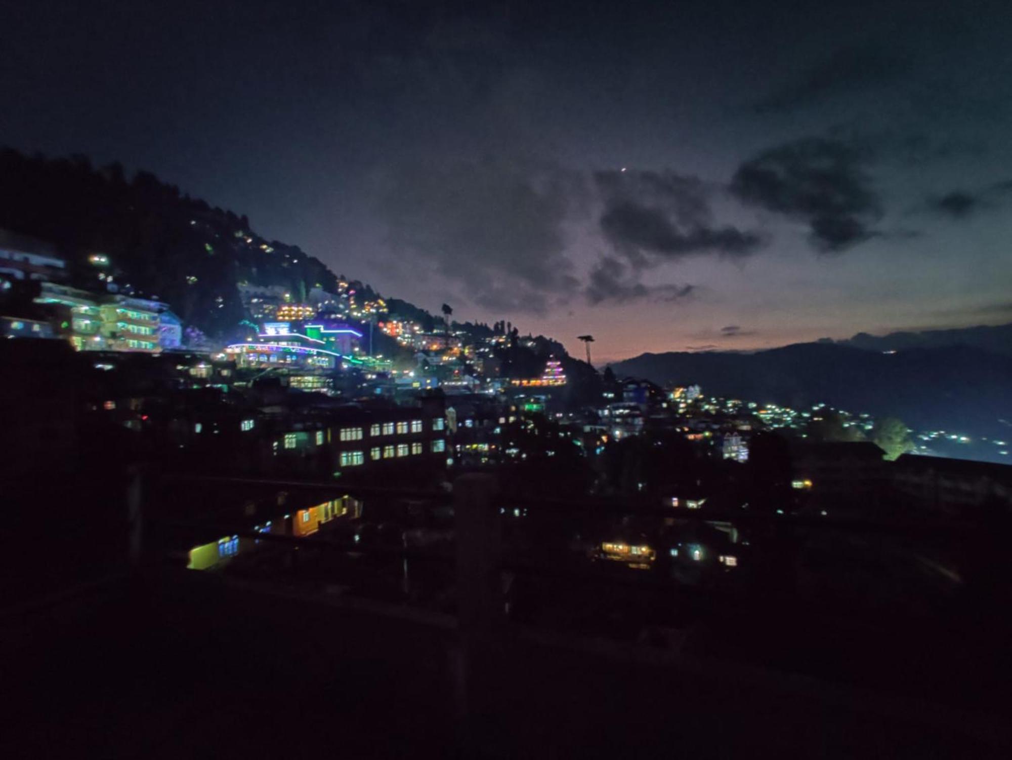 Hotel Pitstop Darjeeling - Excellent Service Recommended & Couple Friendly Bagian luar foto